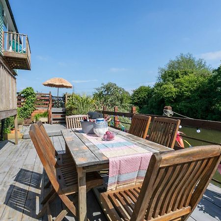 Riverside Escape Iden Rye Villa Bagian luar foto