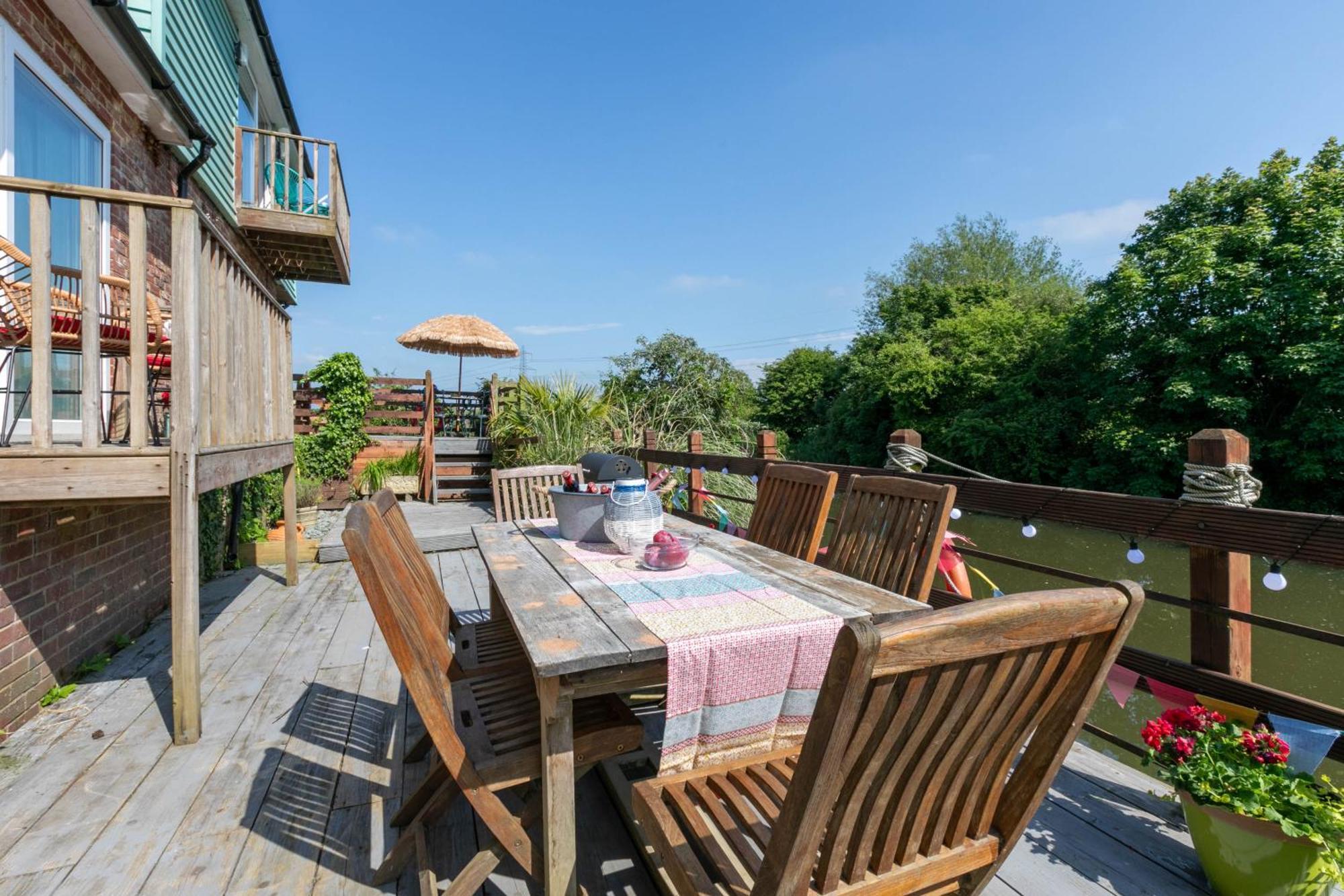 Riverside Escape Iden Rye Villa Bagian luar foto