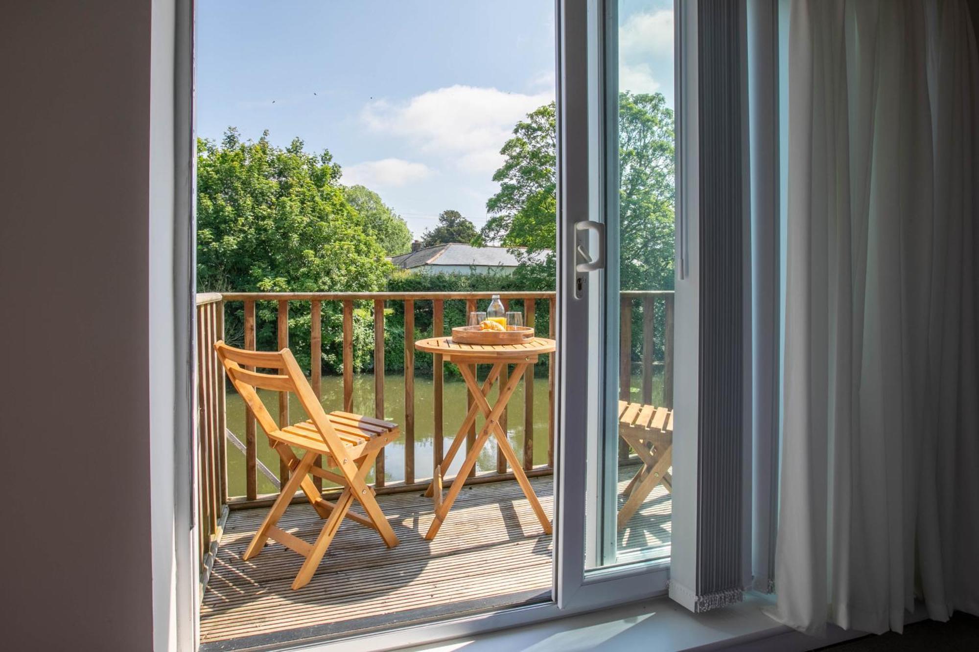 Riverside Escape Iden Rye Villa Bagian luar foto