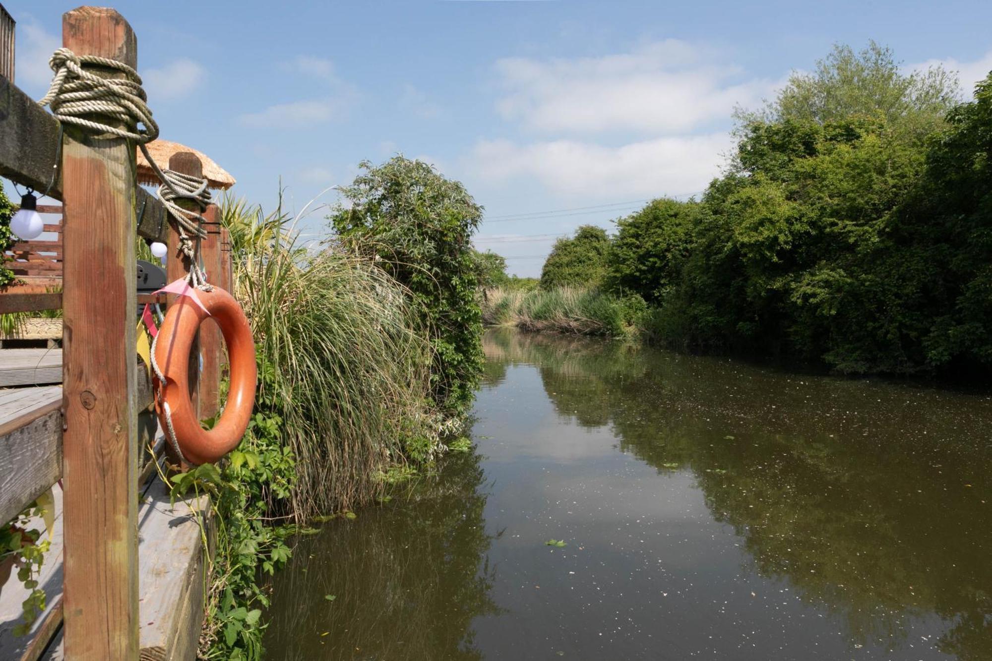 Riverside Escape Iden Rye Villa Bagian luar foto