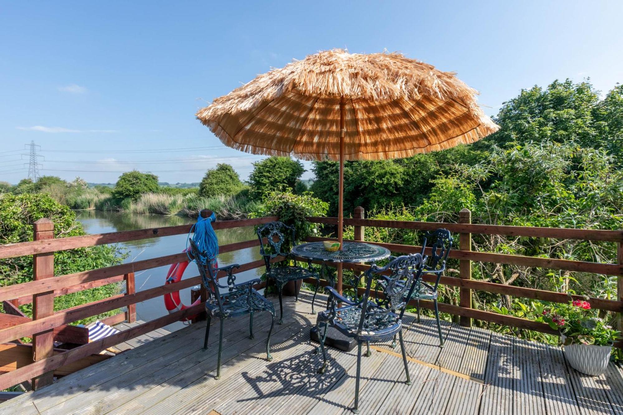 Riverside Escape Iden Rye Villa Bagian luar foto